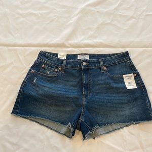 NWT Denizen from Levi’s high rise 3” shorts size 12